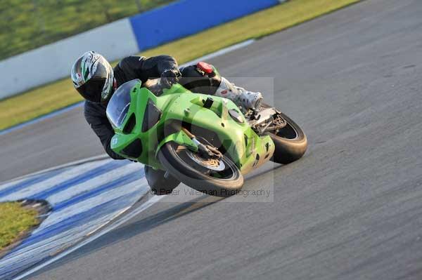 Motorcycle action photographs;donington;donington park leicestershire;donington photographs;event digital images;eventdigitalimages;no limits trackday;peter wileman photography;trackday;trackday digital images;trackday photos