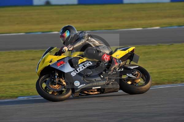 Motorcycle action photographs;donington;donington park leicestershire;donington photographs;event digital images;eventdigitalimages;no limits trackday;peter wileman photography;trackday;trackday digital images;trackday photos