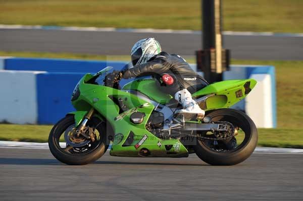 Motorcycle action photographs;donington;donington park leicestershire;donington photographs;event digital images;eventdigitalimages;no limits trackday;peter wileman photography;trackday;trackday digital images;trackday photos