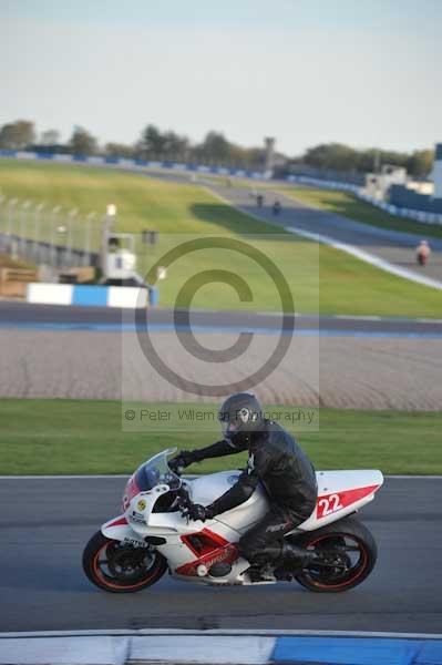 Motorcycle action photographs;donington;donington park leicestershire;donington photographs;event digital images;eventdigitalimages;no limits trackday;peter wileman photography;trackday;trackday digital images;trackday photos