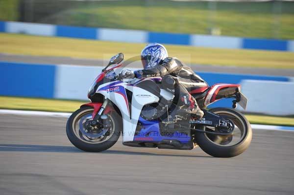 Motorcycle action photographs;donington;donington park leicestershire;donington photographs;event digital images;eventdigitalimages;no limits trackday;peter wileman photography;trackday;trackday digital images;trackday photos