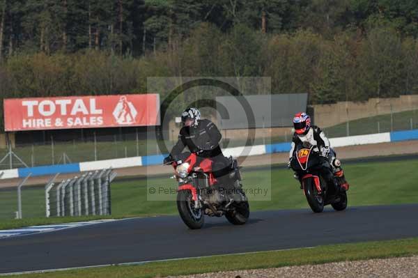Motorcycle action photographs;donington;donington park leicestershire;donington photographs;event digital images;eventdigitalimages;no limits trackday;peter wileman photography;trackday;trackday digital images;trackday photos
