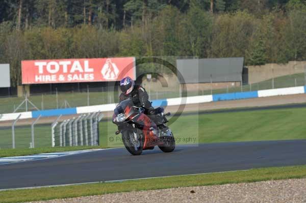 Motorcycle action photographs;donington;donington park leicestershire;donington photographs;event digital images;eventdigitalimages;no limits trackday;peter wileman photography;trackday;trackday digital images;trackday photos