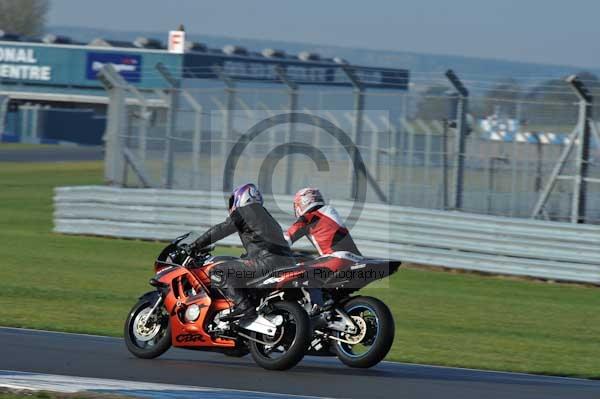 Motorcycle action photographs;donington;donington park leicestershire;donington photographs;event digital images;eventdigitalimages;no limits trackday;peter wileman photography;trackday;trackday digital images;trackday photos