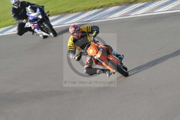 Motorcycle action photographs;donington;donington park leicestershire;donington photographs;event digital images;eventdigitalimages;no limits trackday;peter wileman photography;trackday;trackday digital images;trackday photos