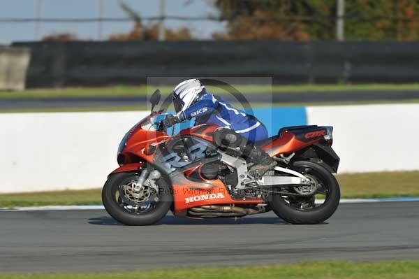 Motorcycle action photographs;donington;donington park leicestershire;donington photographs;event digital images;eventdigitalimages;no limits trackday;peter wileman photography;trackday;trackday digital images;trackday photos