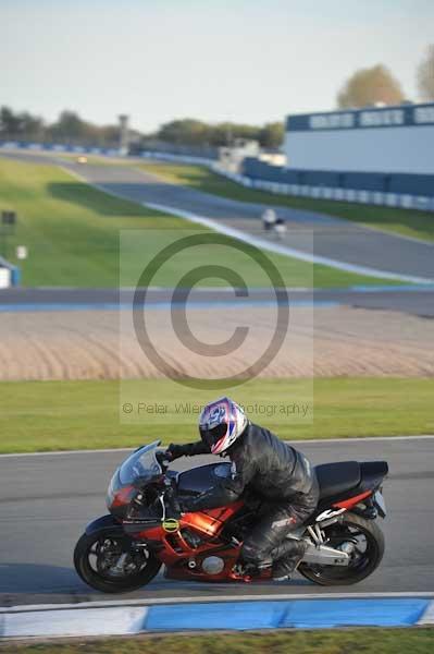 Motorcycle action photographs;donington;donington park leicestershire;donington photographs;event digital images;eventdigitalimages;no limits trackday;peter wileman photography;trackday;trackday digital images;trackday photos