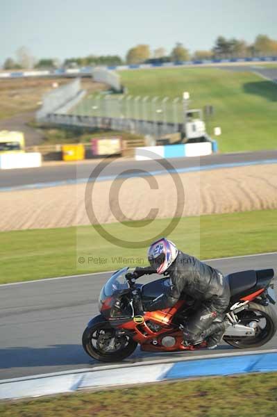 Motorcycle action photographs;donington;donington park leicestershire;donington photographs;event digital images;eventdigitalimages;no limits trackday;peter wileman photography;trackday;trackday digital images;trackday photos