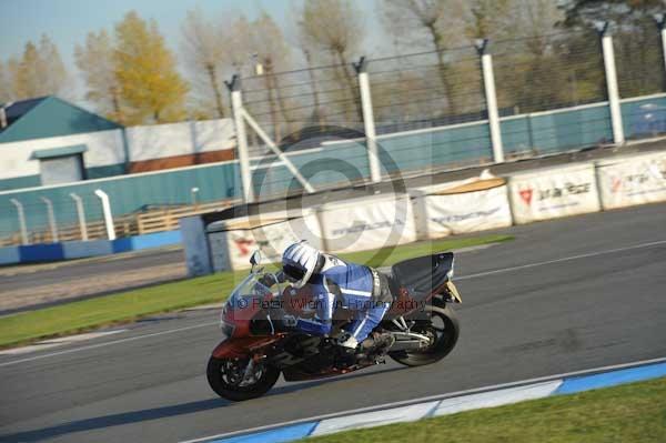 Motorcycle action photographs;donington;donington park leicestershire;donington photographs;event digital images;eventdigitalimages;no limits trackday;peter wileman photography;trackday;trackday digital images;trackday photos