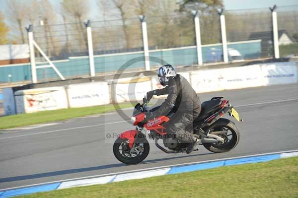 Motorcycle action photographs;donington;donington park leicestershire;donington photographs;event digital images;eventdigitalimages;no limits trackday;peter wileman photography;trackday;trackday digital images;trackday photos