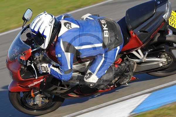 Motorcycle action photographs;donington;donington park leicestershire;donington photographs;event digital images;eventdigitalimages;no limits trackday;peter wileman photography;trackday;trackday digital images;trackday photos