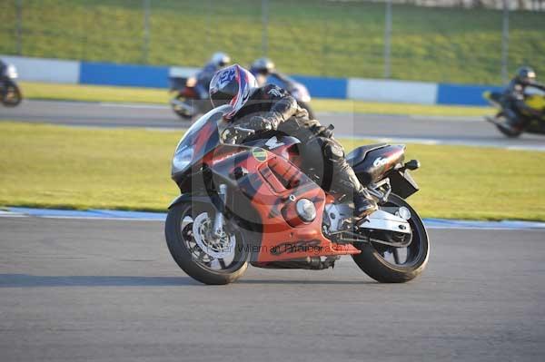Motorcycle action photographs;donington;donington park leicestershire;donington photographs;event digital images;eventdigitalimages;no limits trackday;peter wileman photography;trackday;trackday digital images;trackday photos