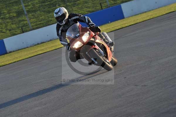 Motorcycle action photographs;donington;donington park leicestershire;donington photographs;event digital images;eventdigitalimages;no limits trackday;peter wileman photography;trackday;trackday digital images;trackday photos