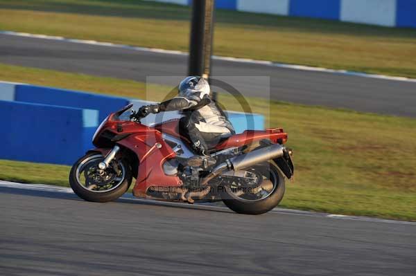Motorcycle action photographs;donington;donington park leicestershire;donington photographs;event digital images;eventdigitalimages;no limits trackday;peter wileman photography;trackday;trackday digital images;trackday photos