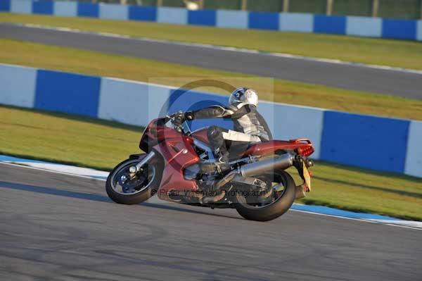 Motorcycle action photographs;donington;donington park leicestershire;donington photographs;event digital images;eventdigitalimages;no limits trackday;peter wileman photography;trackday;trackday digital images;trackday photos