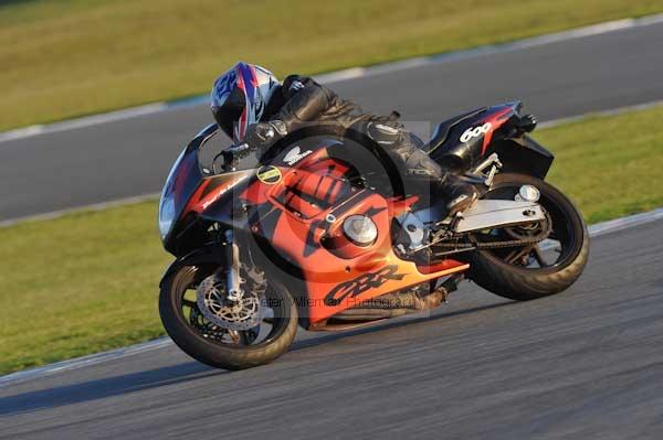 Motorcycle action photographs;donington;donington park leicestershire;donington photographs;event digital images;eventdigitalimages;no limits trackday;peter wileman photography;trackday;trackday digital images;trackday photos