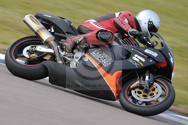 Rockingham no limits trackday;enduro digital images;event digital images;eventdigitalimages;no limits trackdays;peter wileman photography;racing digital images;rockingham raceway northamptonshire;rockingham trackday photographs;trackday digital images;trackday photos