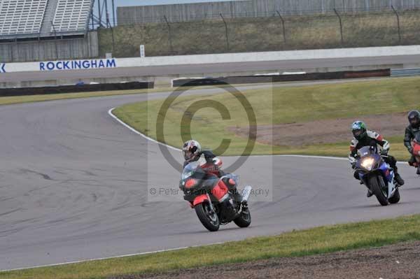 Rockingham no limits trackday;enduro digital images;event digital images;eventdigitalimages;no limits trackdays;peter wileman photography;racing digital images;rockingham raceway northamptonshire;rockingham trackday photographs;trackday digital images;trackday photos
