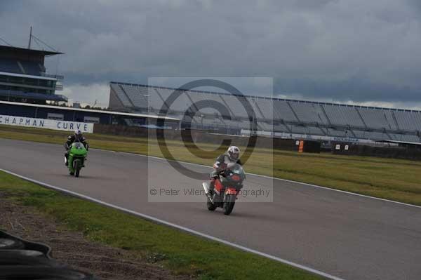 Rockingham no limits trackday;enduro digital images;event digital images;eventdigitalimages;no limits trackdays;peter wileman photography;racing digital images;rockingham raceway northamptonshire;rockingham trackday photographs;trackday digital images;trackday photos