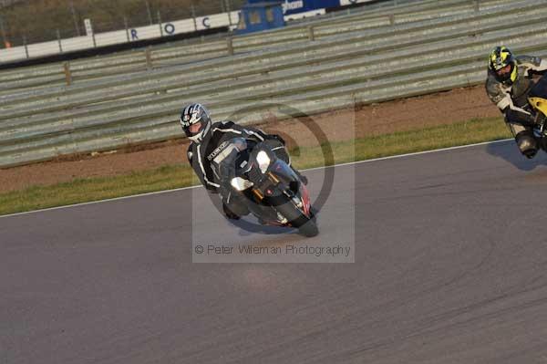 Rockingham no limits trackday;enduro digital images;event digital images;eventdigitalimages;no limits trackdays;peter wileman photography;racing digital images;rockingham raceway northamptonshire;rockingham trackday photographs;trackday digital images;trackday photos