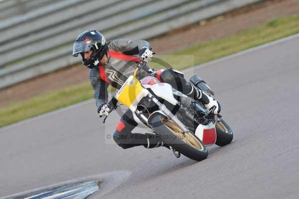 Rockingham no limits trackday;enduro digital images;event digital images;eventdigitalimages;no limits trackdays;peter wileman photography;racing digital images;rockingham raceway northamptonshire;rockingham trackday photographs;trackday digital images;trackday photos