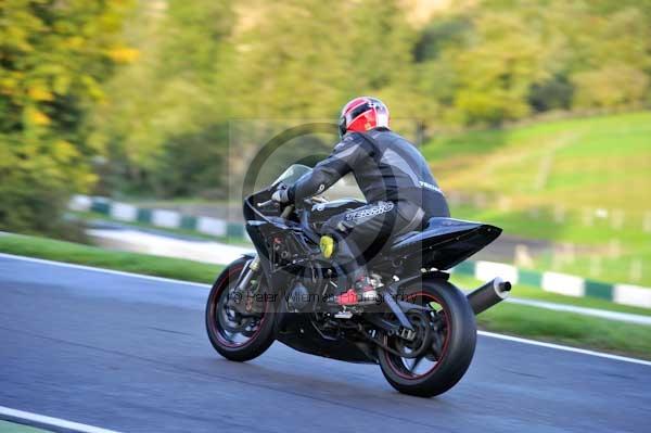 Motorcycle action photographs;cadwell;cadwell park photographs;event digital images;eventdigitalimages;motor racing louth lincolnshire;no limits trackday;peter wileman photography;trackday;trackday digital images;trackday photos
