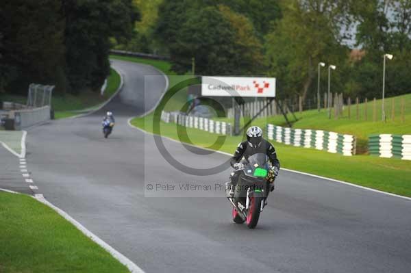 Motorcycle action photographs;cadwell;cadwell park photographs;event digital images;eventdigitalimages;motor racing louth lincolnshire;no limits trackday;peter wileman photography;trackday;trackday digital images;trackday photos