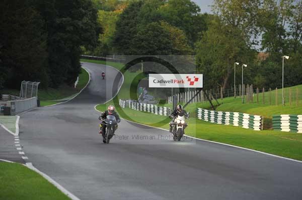 Motorcycle action photographs;cadwell;cadwell park photographs;event digital images;eventdigitalimages;motor racing louth lincolnshire;no limits trackday;peter wileman photography;trackday;trackday digital images;trackday photos