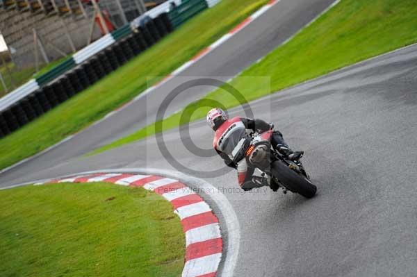 Motorcycle action photographs;cadwell;cadwell park photographs;event digital images;eventdigitalimages;motor racing louth lincolnshire;no limits trackday;peter wileman photography;trackday;trackday digital images;trackday photos
