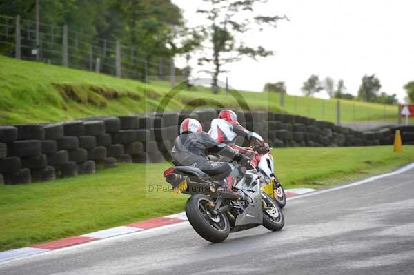Motorcycle action photographs;cadwell;cadwell park photographs;event digital images;eventdigitalimages;motor racing louth lincolnshire;no limits trackday;peter wileman photography;trackday;trackday digital images;trackday photos