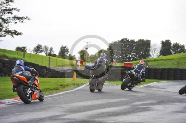 Motorcycle action photographs;cadwell;cadwell park photographs;event digital images;eventdigitalimages;motor racing louth lincolnshire;no limits trackday;peter wileman photography;trackday;trackday digital images;trackday photos