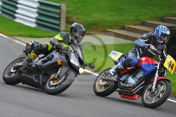 Motorcycle action photographs;cadwell;cadwell park photographs;event digital images;eventdigitalimages;motor racing louth lincolnshire;no limits trackday;peter wileman photography;trackday;trackday digital images;trackday photos