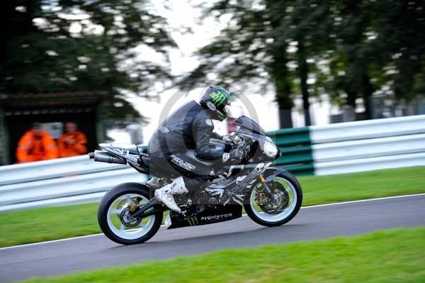 Motorcycle action photographs;cadwell;cadwell park photographs;event digital images;eventdigitalimages;motor racing louth lincolnshire;no limits trackday;peter wileman photography;trackday;trackday digital images;trackday photos