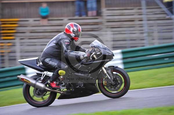 Motorcycle action photographs;cadwell;cadwell park photographs;event digital images;eventdigitalimages;motor racing louth lincolnshire;no limits trackday;peter wileman photography;trackday;trackday digital images;trackday photos