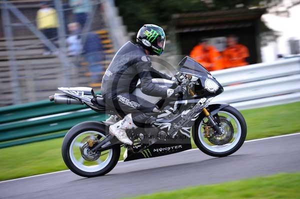Motorcycle action photographs;cadwell;cadwell park photographs;event digital images;eventdigitalimages;motor racing louth lincolnshire;no limits trackday;peter wileman photography;trackday;trackday digital images;trackday photos