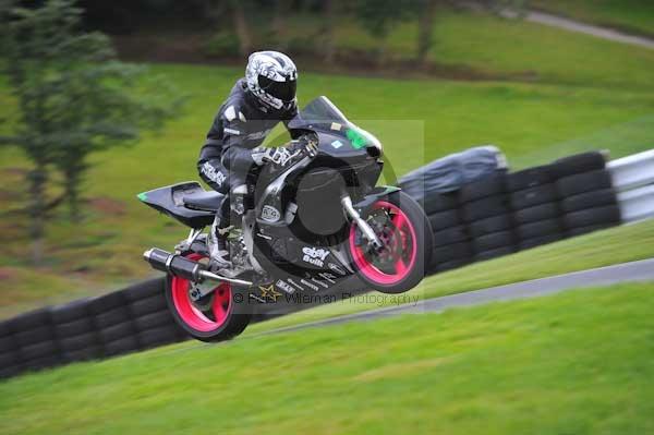 Motorcycle action photographs;cadwell;cadwell park photographs;event digital images;eventdigitalimages;motor racing louth lincolnshire;no limits trackday;peter wileman photography;trackday;trackday digital images;trackday photos