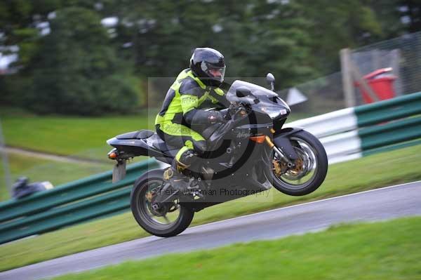 Motorcycle action photographs;cadwell;cadwell park photographs;event digital images;eventdigitalimages;motor racing louth lincolnshire;no limits trackday;peter wileman photography;trackday;trackday digital images;trackday photos