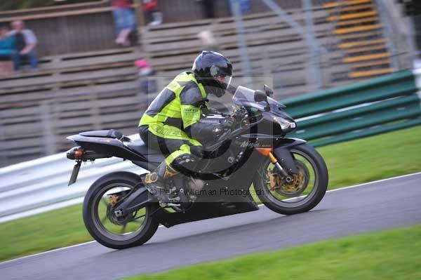 Motorcycle action photographs;cadwell;cadwell park photographs;event digital images;eventdigitalimages;motor racing louth lincolnshire;no limits trackday;peter wileman photography;trackday;trackday digital images;trackday photos