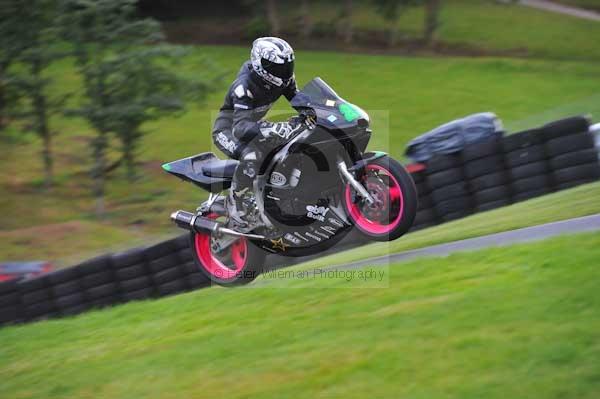 Motorcycle action photographs;cadwell;cadwell park photographs;event digital images;eventdigitalimages;motor racing louth lincolnshire;no limits trackday;peter wileman photography;trackday;trackday digital images;trackday photos
