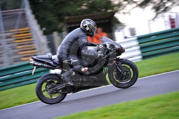 Motorcycle action photographs;cadwell;cadwell park photographs;event digital images;eventdigitalimages;motor racing louth lincolnshire;no limits trackday;peter wileman photography;trackday;trackday digital images;trackday photos