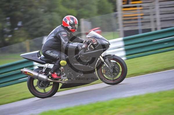 Motorcycle action photographs;cadwell;cadwell park photographs;event digital images;eventdigitalimages;motor racing louth lincolnshire;no limits trackday;peter wileman photography;trackday;trackday digital images;trackday photos