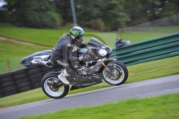 Motorcycle action photographs;cadwell;cadwell park photographs;event digital images;eventdigitalimages;motor racing louth lincolnshire;no limits trackday;peter wileman photography;trackday;trackday digital images;trackday photos