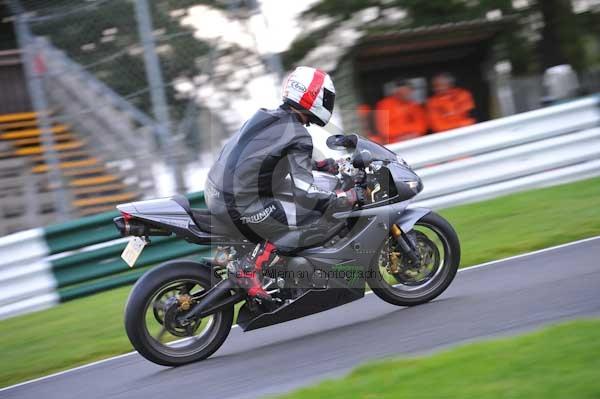 Motorcycle action photographs;cadwell;cadwell park photographs;event digital images;eventdigitalimages;motor racing louth lincolnshire;no limits trackday;peter wileman photography;trackday;trackday digital images;trackday photos