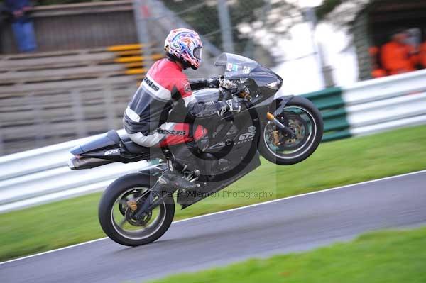 Motorcycle action photographs;cadwell;cadwell park photographs;event digital images;eventdigitalimages;motor racing louth lincolnshire;no limits trackday;peter wileman photography;trackday;trackday digital images;trackday photos