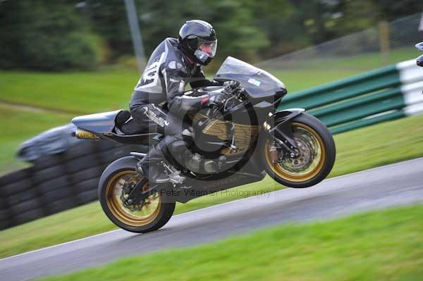 Motorcycle action photographs;cadwell;cadwell park photographs;event digital images;eventdigitalimages;motor racing louth lincolnshire;no limits trackday;peter wileman photography;trackday;trackday digital images;trackday photos