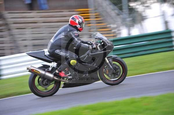 Motorcycle action photographs;cadwell;cadwell park photographs;event digital images;eventdigitalimages;motor racing louth lincolnshire;no limits trackday;peter wileman photography;trackday;trackday digital images;trackday photos