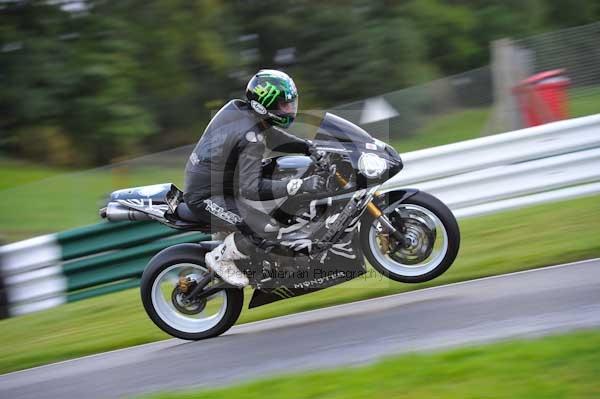 Motorcycle action photographs;cadwell;cadwell park photographs;event digital images;eventdigitalimages;motor racing louth lincolnshire;no limits trackday;peter wileman photography;trackday;trackday digital images;trackday photos