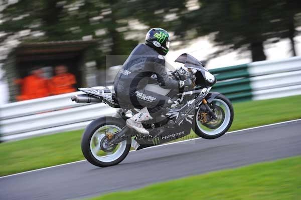 Motorcycle action photographs;cadwell;cadwell park photographs;event digital images;eventdigitalimages;motor racing louth lincolnshire;no limits trackday;peter wileman photography;trackday;trackday digital images;trackday photos