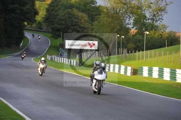 Motorcycle action photographs;cadwell;cadwell park photographs;event digital images;eventdigitalimages;motor racing louth lincolnshire;no limits trackday;peter wileman photography;trackday;trackday digital images;trackday photos