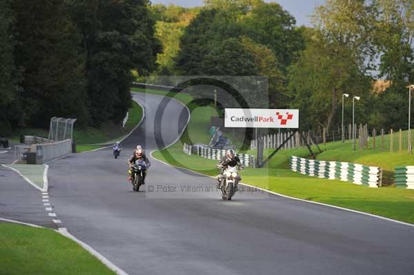 Motorcycle action photographs;cadwell;cadwell park photographs;event digital images;eventdigitalimages;motor racing louth lincolnshire;no limits trackday;peter wileman photography;trackday;trackday digital images;trackday photos